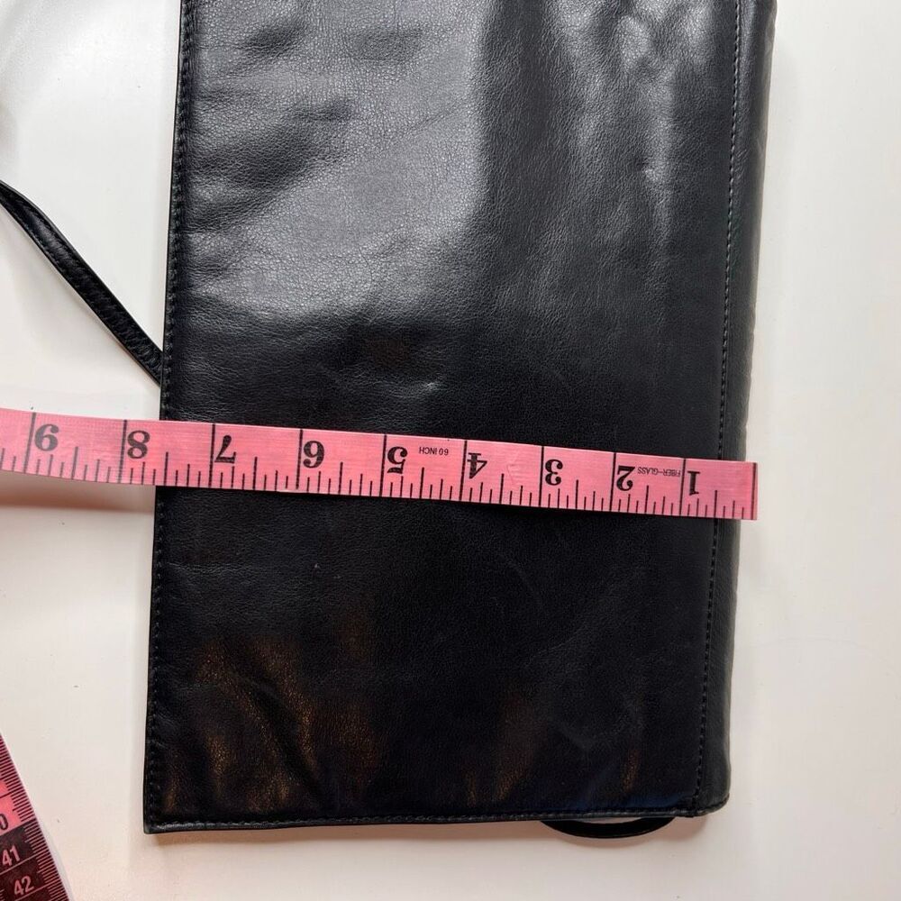 Fendi leather clutch crossbody bag, black gathered leather body with a contrasti - Picture 11 of 11